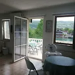 Appartement Amina River *