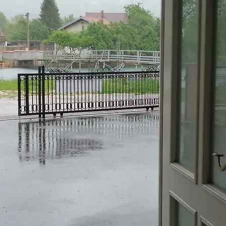 Amina River Apartment *