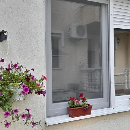 Amina River Apartment *