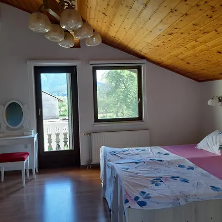 Amina River Apartment *