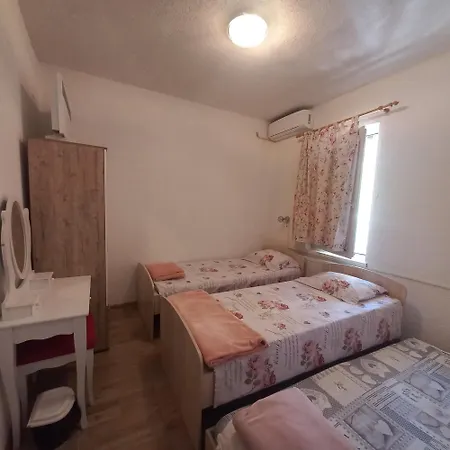 Amina River Apartment *